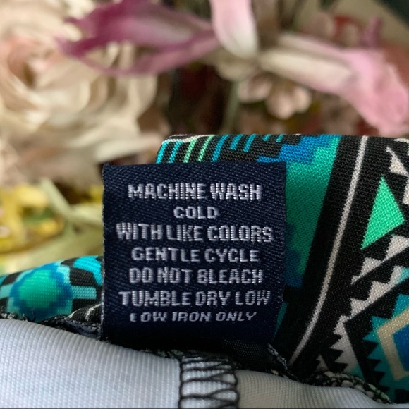 •OLIVIA BLU• Stretchy Patterned Pencil Skirt - Size Large - Picture 6 of 7